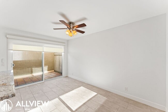Building Photo - Gorgeous 3 Bed/2.5 Bath in Newport Beach Available Now!