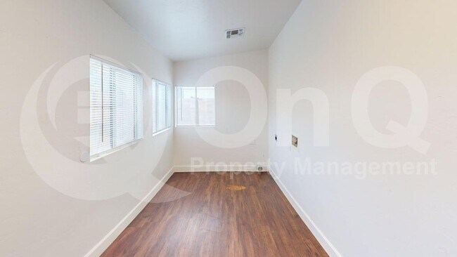 Building Photo - 2760 N Palo Verde Ave