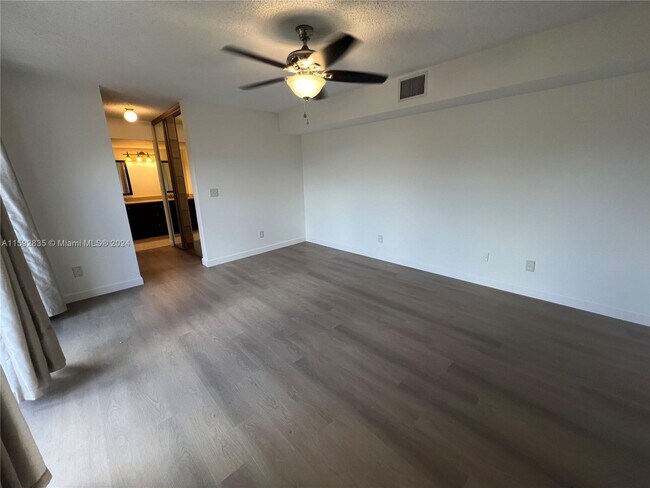 Building Photo - 773 SW 120th Way