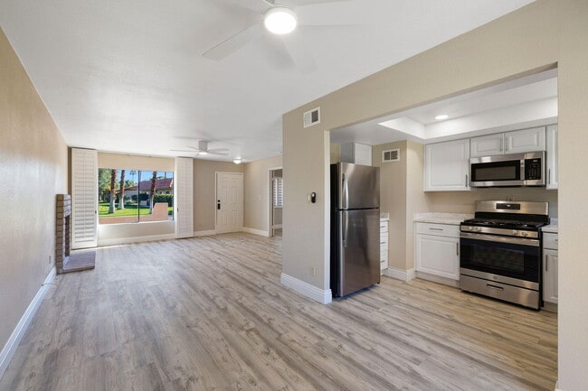 Building Photo - 41045 Largo