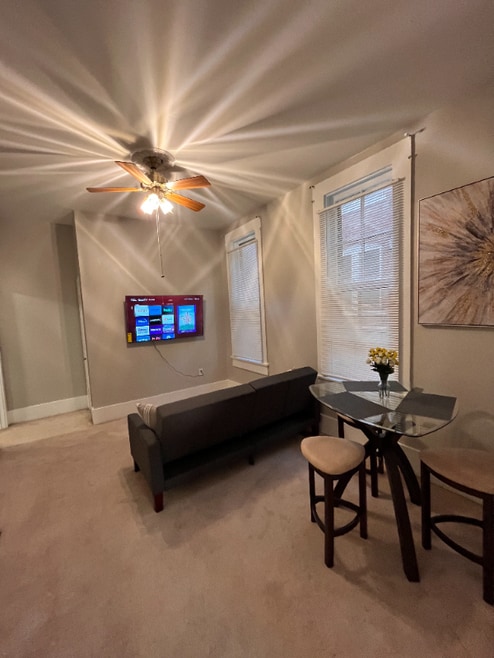 Building Photo - 124 S 6th St