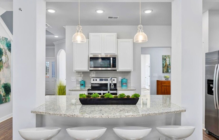 Building Photo - 646 Blackberry Glenn