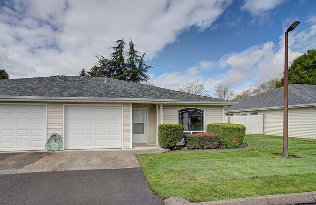 Building Photo - Beautiful Updated 2BR/2BA in 55+ Fisher Landing Community – Available Now!
