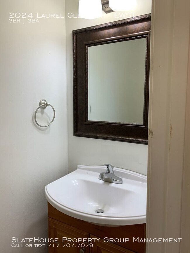 Building Photo - 3 bedroom in Deer Path Woods