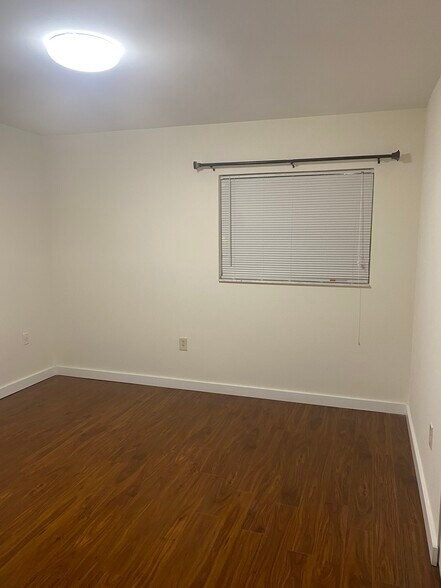 Building Photo - 2840 Somerset Dr
