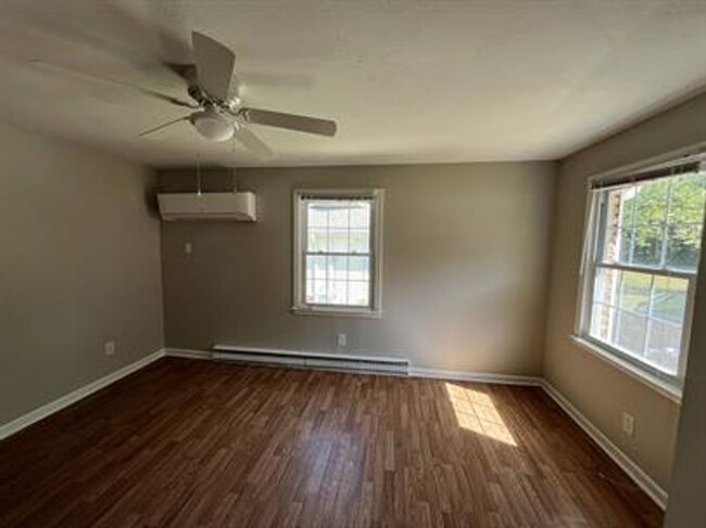 Building Photo - 2/1 Near The Swamp Rabbit Trail Available ...