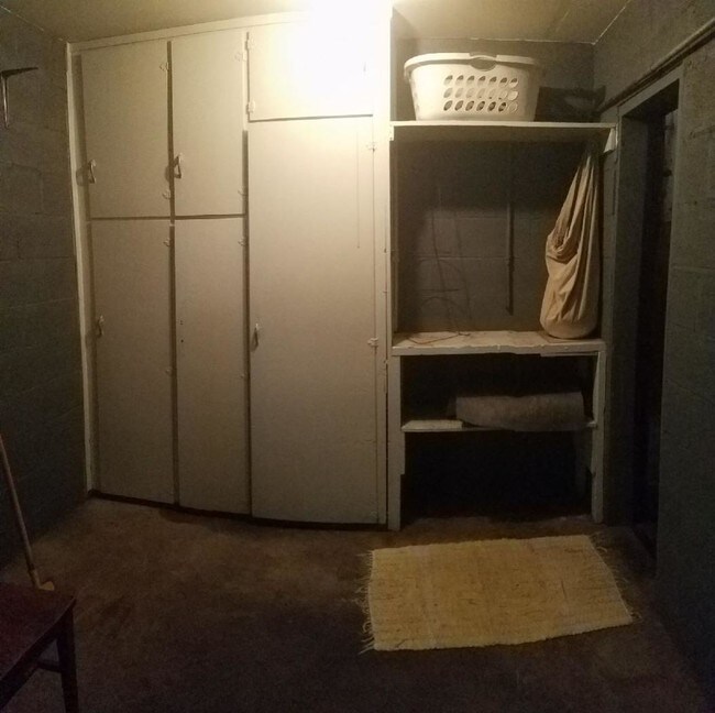 Building Photo - 106 Block St