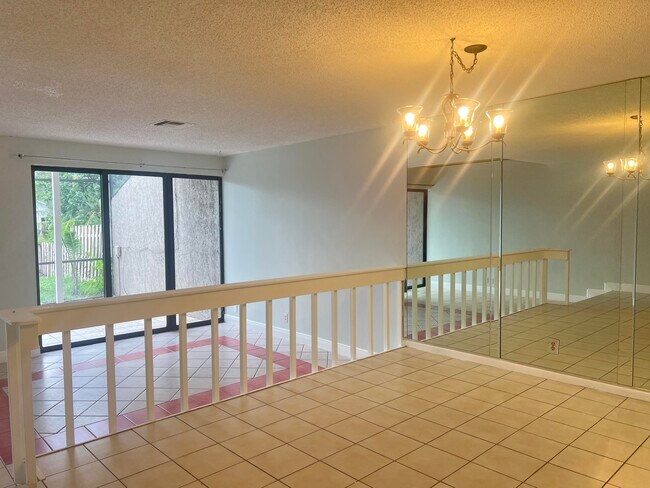 Building Photo - 12398 Westhampton Cir