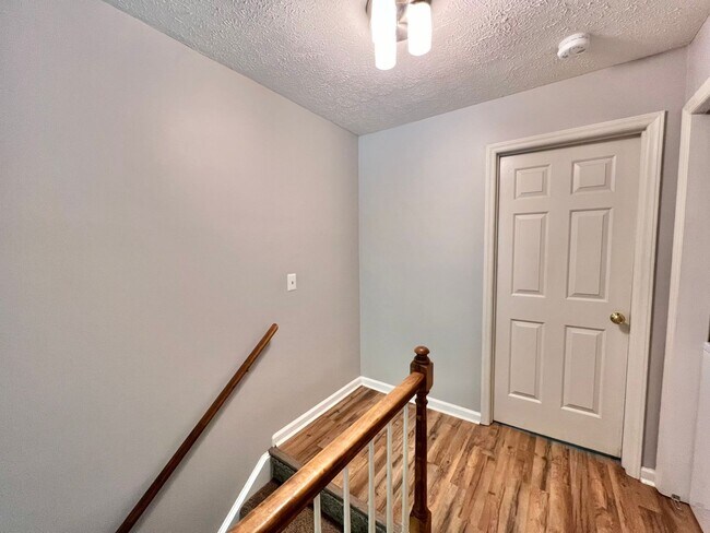 Building Photo - Charming Two-Story 2BD, 2.5BA Raleigh Cond...
