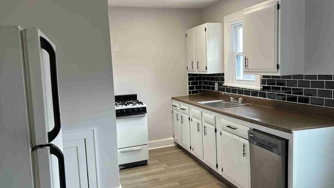 Building Photo - 703 Transverse Ave