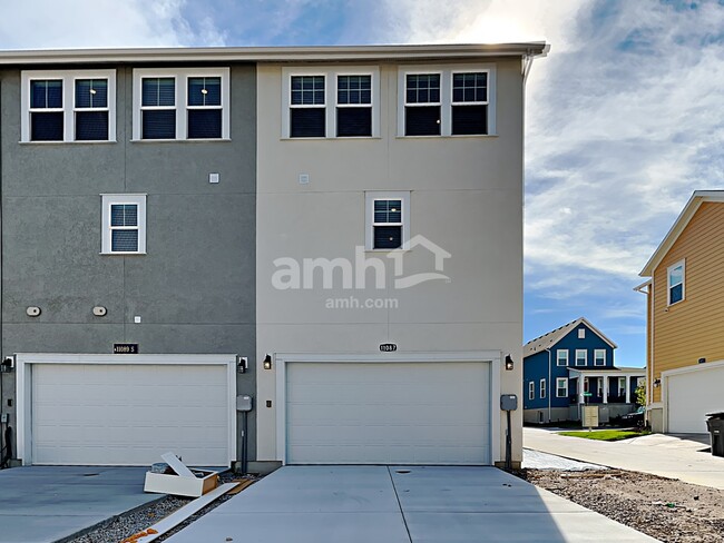 Building Photo - 11087 S Blue Bayou Dr