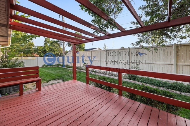 Building Photo - 7102 Brookhill Dr E