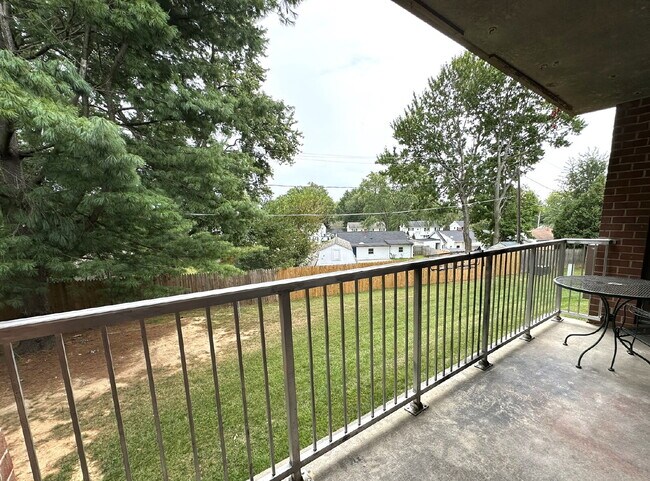 Building Photo - Second Floor Condo in Reisterstown