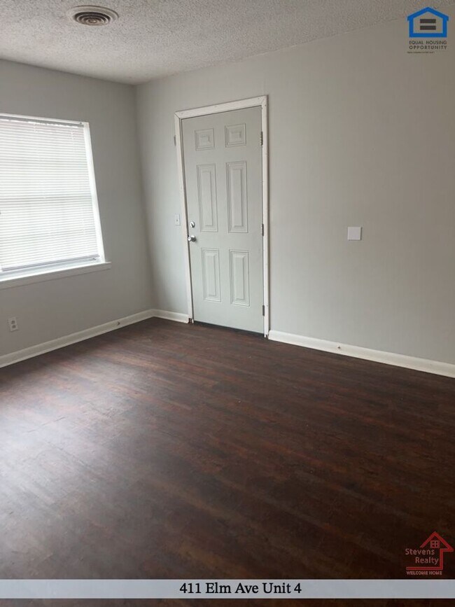 Building Photo - 411 Elm Ave