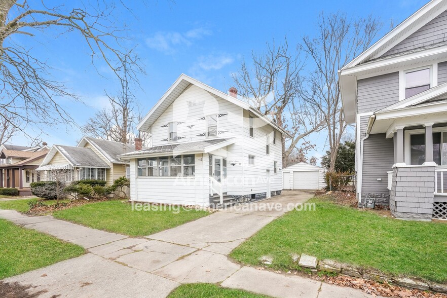 Building Photo - 1115 E Dayton St