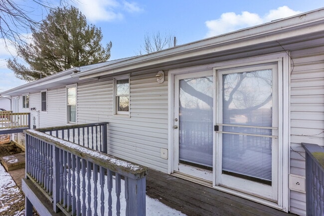 Building Photo - 11580 Highland Park