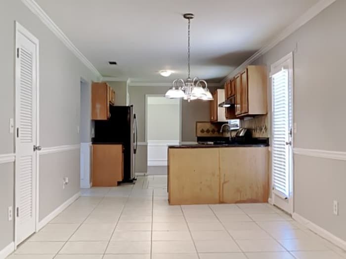 Building Photo - 6273 Selborn Dr SW
