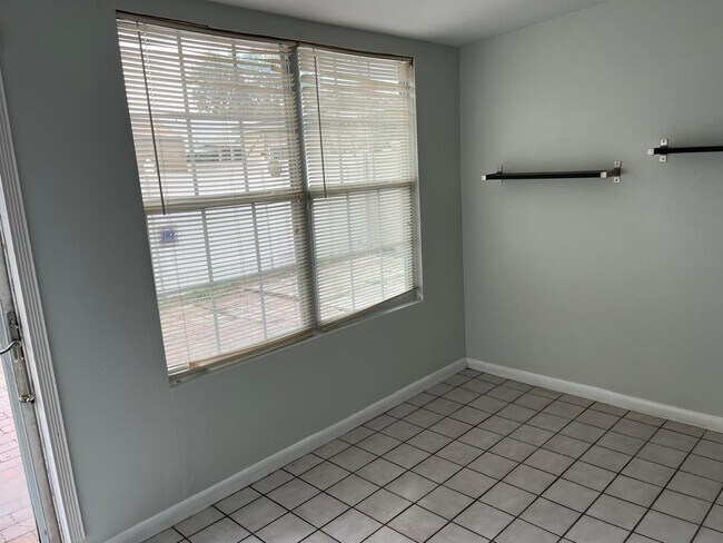 Building Photo - Beautiful 3BR Home in Central Tampa – Move-In Ready!