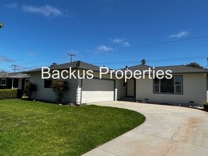 Building Photo - 790 Fairfax Dr