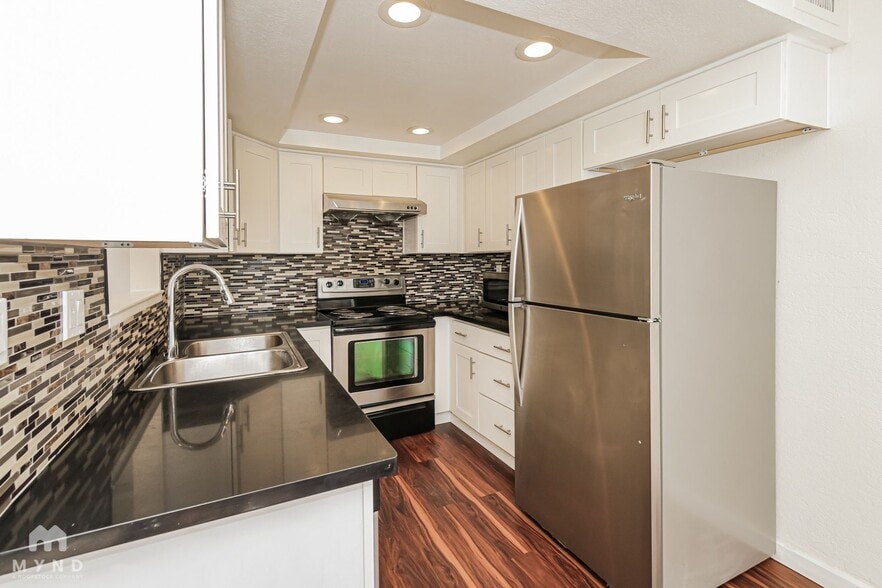 Building Photo - 720 Dempsey Rd