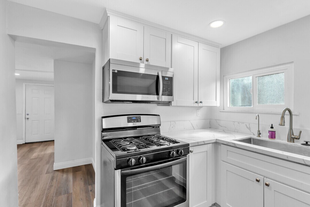 Building Photo - 1224 Willowside Ter