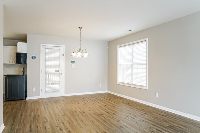 Building Photo - 69 Nancy Ct