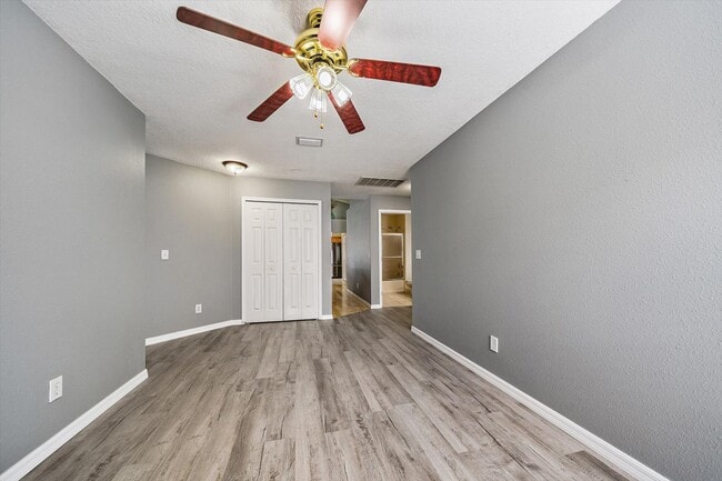 Building Photo - 12017 Larson Ln