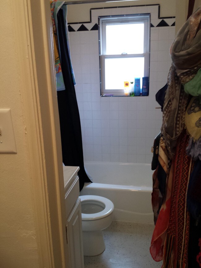 Building Photo - 6440 Orange St