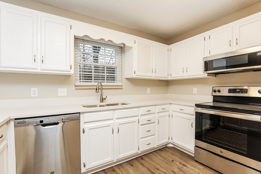 Building Photo - 1533 Market Square