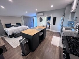 Interior - 7718 Sedan Ave