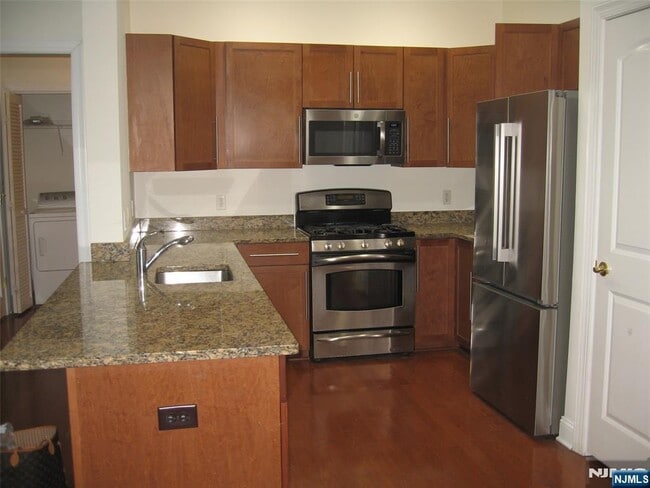 Building Photo - 2411 Windsor Park Ct