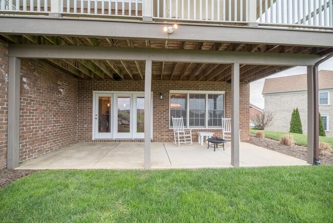 Building Photo - Charming Wyatt Farms Home with Stunning Vi...