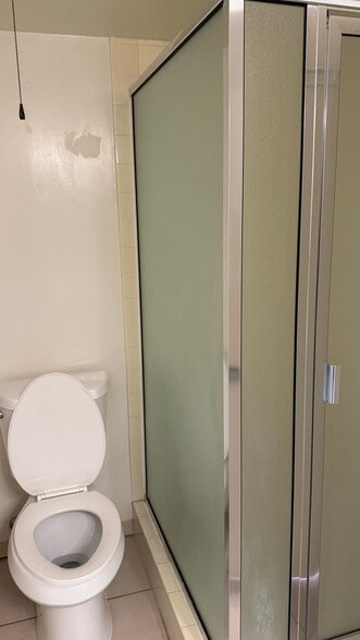 Guestroom Shower - 76 Calle Aragon