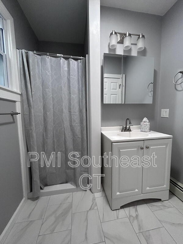 Building Photo - 32 Starr St