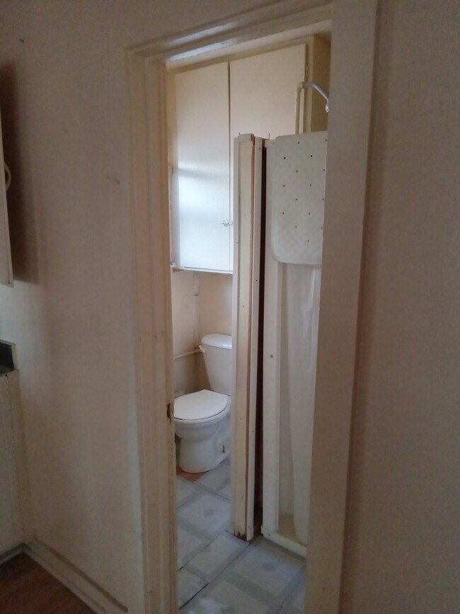 Building Photo - 220 E Denver St