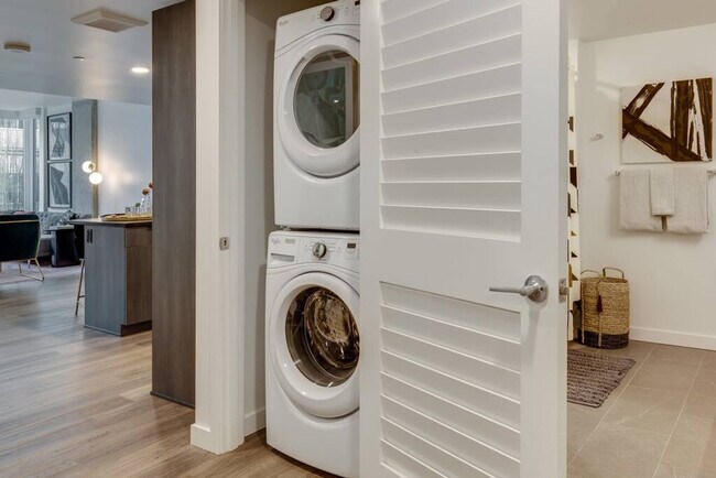 Building Photo - 1001 Minor Ave