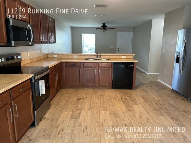 Building Photo - 11219 Running Pine Dr