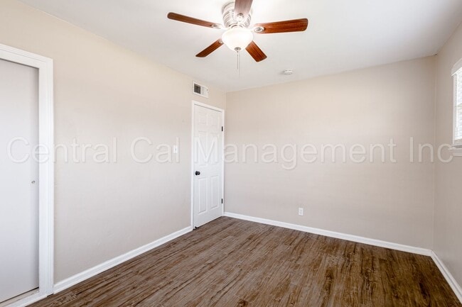 Building Photo - 3 Bedroom/1 Bath Home - $1795 per month!