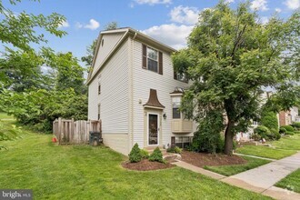 Building Photo - 5790 Burke Towne Ct