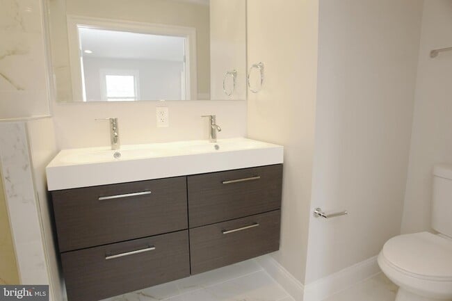 Building Photo - 12307 Chesterton Dr