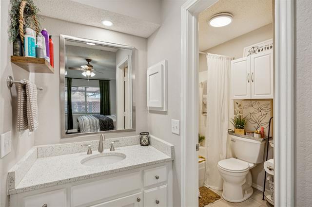 Building Photo - 3003 Kathleen Ln