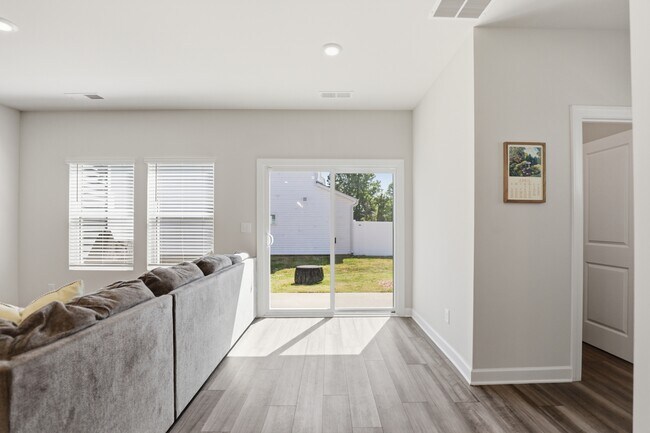 Building Photo - 2317 Belterra Dr