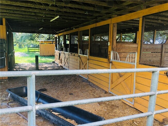 Building Photo - 17651 Cypress Creek Rd