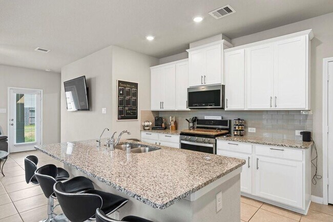 Building Photo - 18841 Amaro Hills Dr
