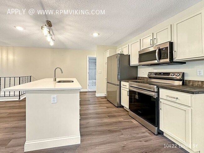 Building Photo - 3br 2ba 1cg ~ Security Deposit Free Altern...