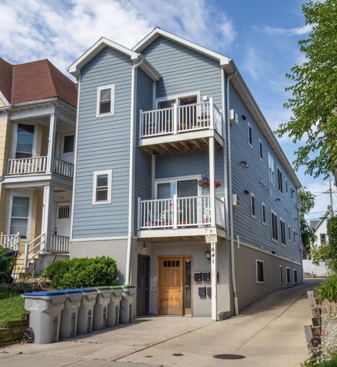Building Photo - 1641 N Franklin Pl