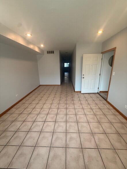 Living room - 6038 W 63rd St