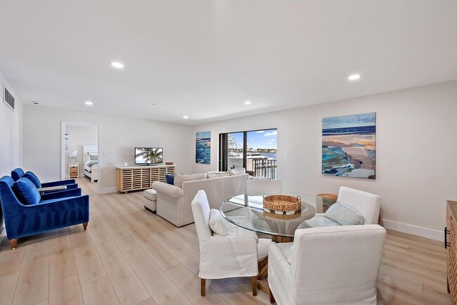 Building Photo - 1208 Marine Way