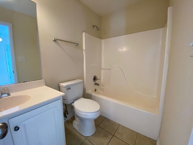 Building Photo - PRE-LEASING FOR AUGUST 6TH, 2026!