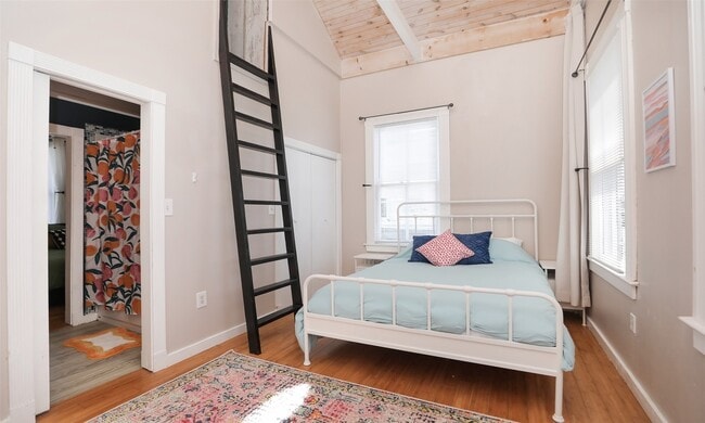 Building Photo - 1212 39th St